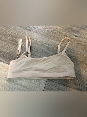 Skims Kim Kardashian Women’s Fits Everybody Scoop Bralette Small New with Tags